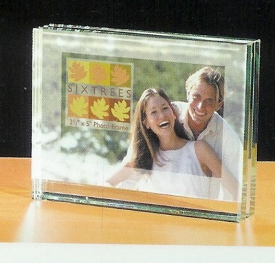 Picture of GLASS PHOTO FRAME.