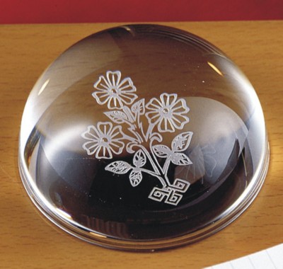 Picture of DOMED ROUND GLASS PAPERWEIGHT