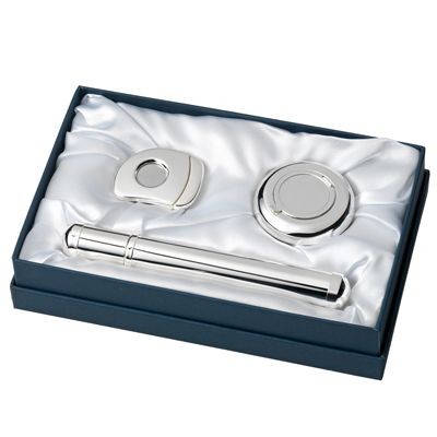 Picture of METAL CIGAR CASE, CIGAR CUTTER & ASH TRAY GIFT SET in Silver.