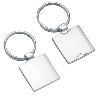 Picture of SQUARE SILVER CHROME METAL KEYRING.