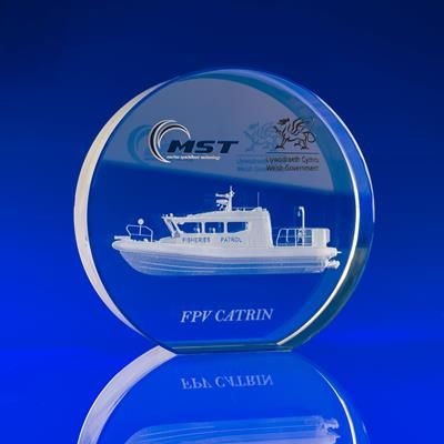 Picture of CRYSTAL GLASS ROUND DISC PAPERWEIGHT OR AWARD.