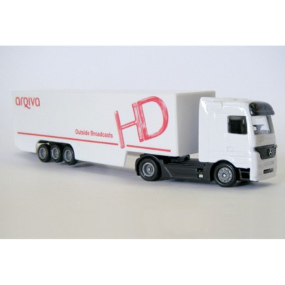 Picture of ARTICULATED TRUCK AND SIDE SKIRT TRAILER MODEL in White.