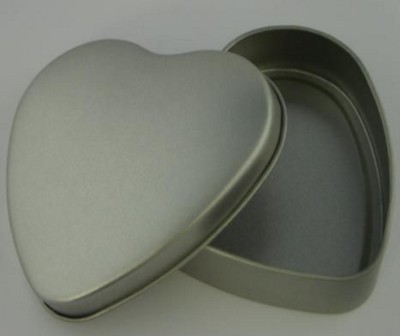Picture of HEART SHAPE TIN with Lid in Matt Silver