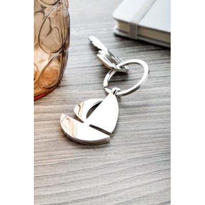 Picture of AGLAIA SHIP SHAPE METAL KEYRING in Black Gift Box