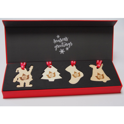 Picture of BASSWOOD TREE DECORATIONS PRESENTATION SET.