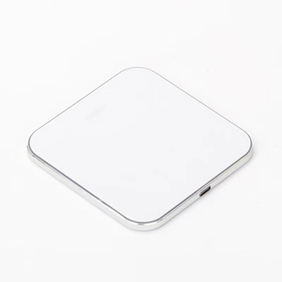 Picture of W04 SQUARE in White.