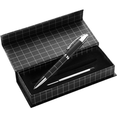 Picture of METAL BALL PEN in Black & Silver.