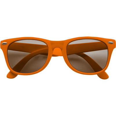 Picture of THE ABBEY - CLASSIC SUNGLASSES in Orange.