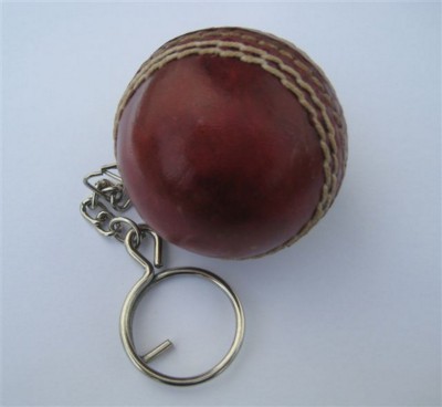 Picture of LEATHER CRICKET BALL KEYRING.