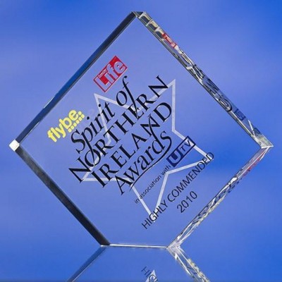 Picture of GLASS CORNER AWARD TROPHY  with Colour Sandblasting