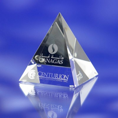 Picture of PYRAMID GLASS AWARD TROPHY.