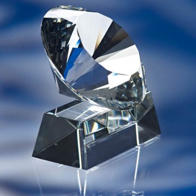 Picture of GLASS DIAMOND AWARD TROPHY with Base.