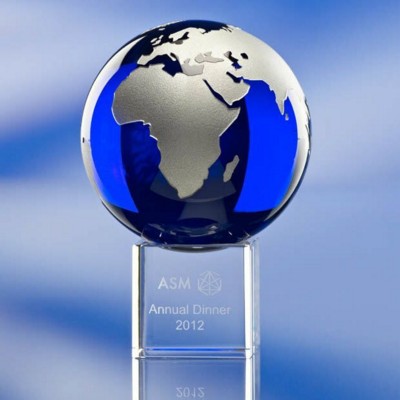 Picture of COLOUR GLOBE ON BASE GLASS AWARD TROPHY.