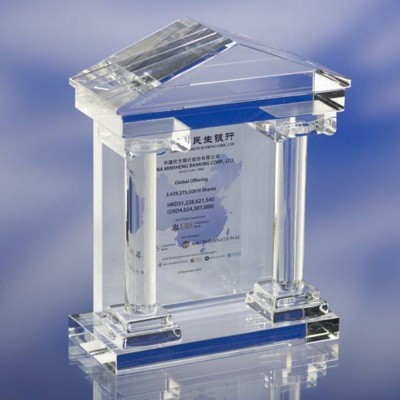 Picture of CLEAR TRANSPARENT GLASS AWARD TROPHY.