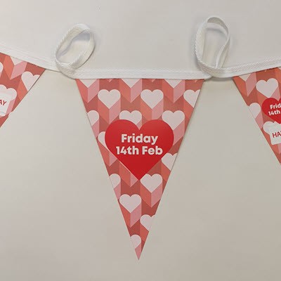 Picture of TRIANGULAR PAPER COTTON BUNTING A5.