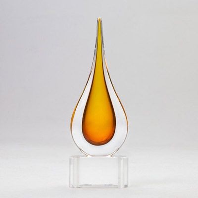 Picture of GOLD TEARDROP ON BASE AWARD