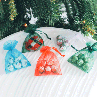 Picture of CHRISTMAS ORGANZA BAGS.