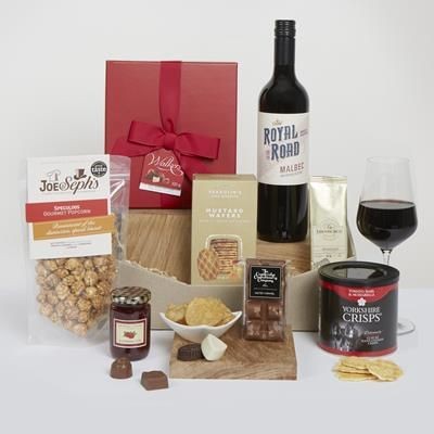 Picture of CLASSIC FOOD AND WINE HAMPER.