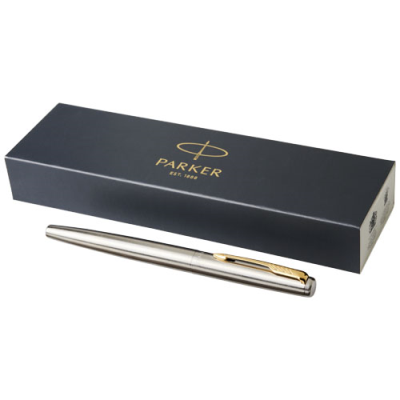 Picture of PARKER JOTTER STAINLESS STEEL METAL FOUNTAIN PEN in Stainless Steel Metal & Gold