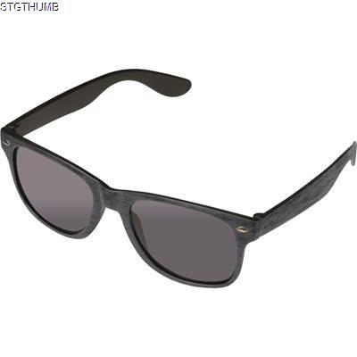 Picture of SUNGLASSES with Uv 400 Protection in Silvergrey.