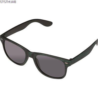 Picture of SUNGLASSES with Uv 400 Protection in Green.