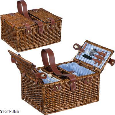 Picture of PICNIC BASKET FOR 4 PEOPLE in Brown.