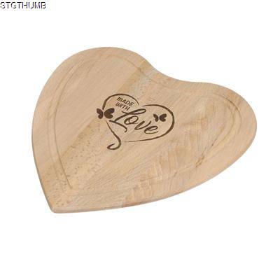 Picture of CUTTING BOARD WOODY HEART in Natural.