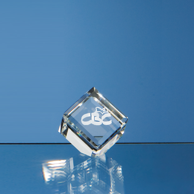 Picture of 4CM OPTICAL CRYSTAL BEVEL EDGED CUBE.