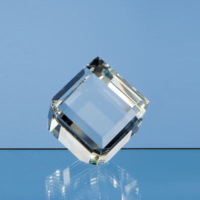 Picture of 6CM OPTICAL CRYSTAL BEVEL EDGED CUBE.