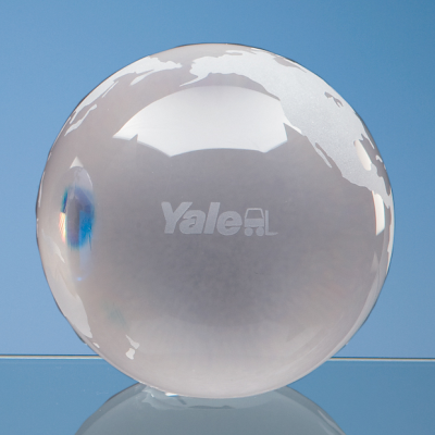Picture of 7CM OPTICAL CRYSTAL GLOBE PAPERWEIGHT.