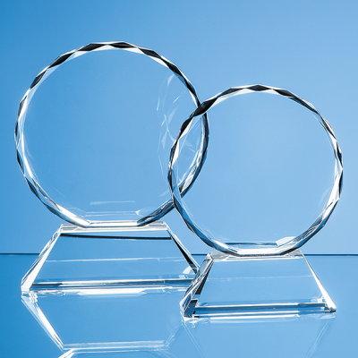 Picture of 11CM OPTICAL CRYSTAL MOUNTED FACET CIRCLE AWARD.