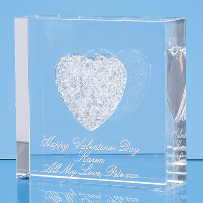 Picture of WHITE DIAMANTE HEART PAPERWEIGHT.