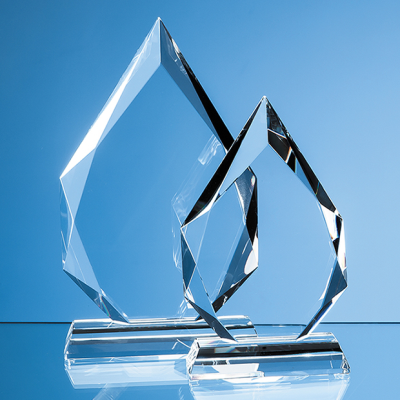 Picture of 20CM x 13CM x 20MM CLEAR TRANSPARENT GLASS FACETTED DIAMOND PEAK AWARD