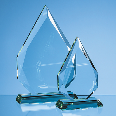 Picture of 15CM x 10,5CM x 19MM JADE GLASS FACETTED DIAMOND PEAK AWARD