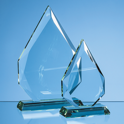 Picture of 23CM x 16CM x 19MM JADE GLASS FACETTED DIAMOND PEAK AWARD