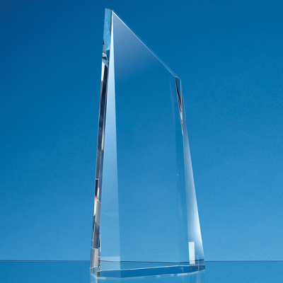 Picture of 18CM OPTICAL CRYSTAL FACETTED PEAK AWARD.