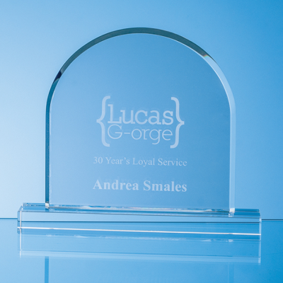 Picture of 18CM OPTICAL CRYSTAL MOUNTED ARCH AWARD.