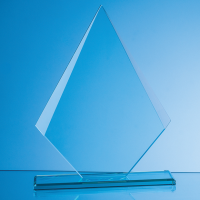 Picture of 21CM X 14,5CM X 12MM JADE GLASS FACETTED DIAMOND AWARD.