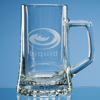 Picture of LARGE STERN GLASS BEER TANKARD.