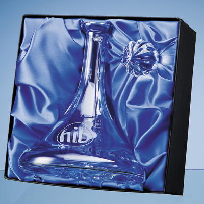 Picture of UNIVERSAL SHIPS DECANTER & BOWL SATIN LINED PRESENTATION BOX.