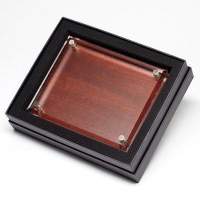 Picture of IR2 WOOD PLAQUE FOAM LINED GIFT BOX.