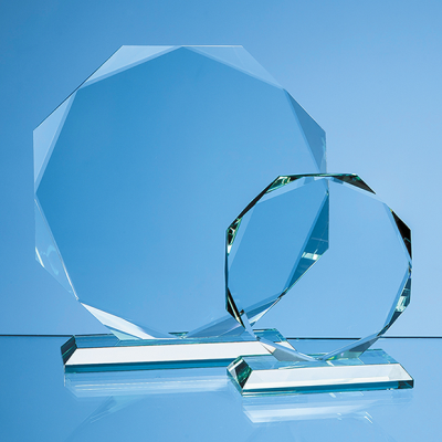 Picture of 19CM x 19CM x 15MM JADE GLASS FACETTED OCTAGON AWARD.