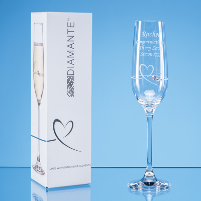 Picture of SINGLE DIAMANTE PETIT CHAMPAGNE FLUTE WITH HEART DESIGN IN AN ATTRACTIVE GIFT BOX.