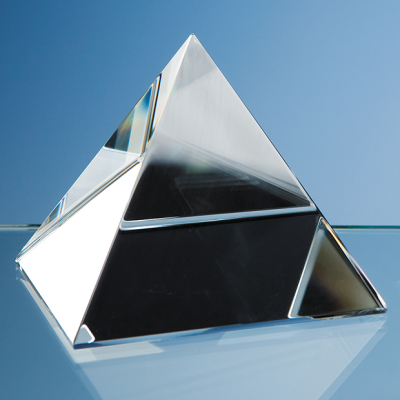 Picture of 9CM OPTICAL CRYSTAL 4 SIDED PYRAMID.