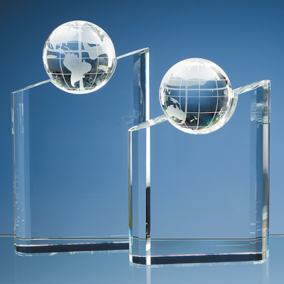 Picture of OPTICAL CRYSTAL GLASS GLOBE MOUNTAIN AWARD.