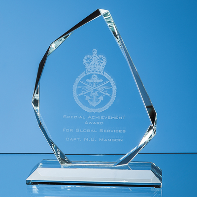 Picture of CLEAR TRANSPARENT GLASS FACETTED ICE PEAK AWARD.