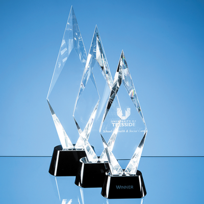 Picture of OPTICAL CRYSTAL FACET MOUNTED PEAK AWARD with Onyx Black Base