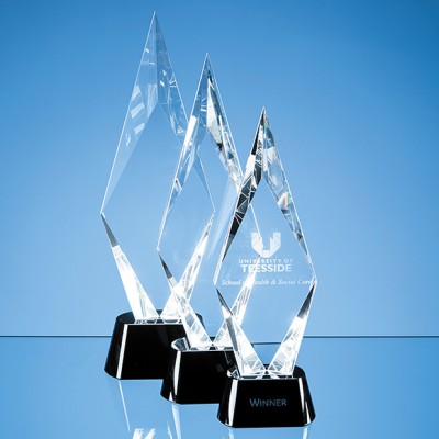 Picture of OPTICAL CRYSTAL FACET MOUNTED PEAK AWARD with Onyx Black Base.