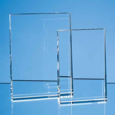 Picture of 15CM OPTICAL CRYSTAL VERTICAL WEDGE AWARD.