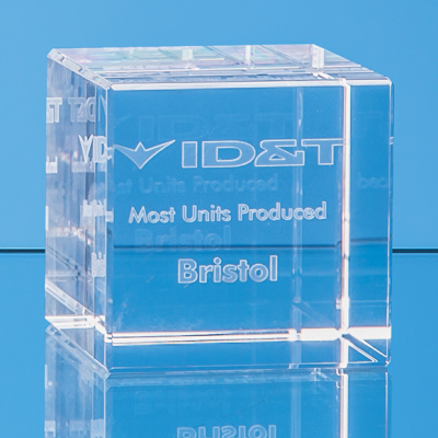 Picture of 8CM x 8CM OPTICAL CRYSTAL CUBE.